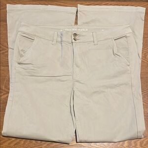 🟣🟣 American Eagle Light Khaki Super Stretch Artist Flare Pants (size 18)